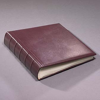 Überlieferung von Generation zu Generation: Fotos in echtem Leder.