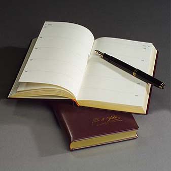 Was passierte heute vor 4 Jahren? 13 x 21 cm, in Rindvolleder.