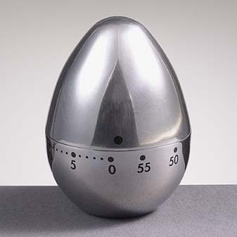 Aluminium-Ei mit Uhr Das Zeit-Ei, um nichts anbrennen zu lassen. Mit Schweizer Uhrwerk.