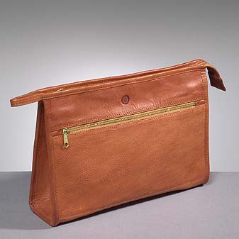 Reise-Waschzeugbeutel aus Leder Klassische Form in Handarbeit im Allgäu gefertigt.