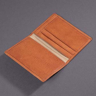 Personalausweis, Kreditkarten, Visitenkarten. Paßt alles rein.