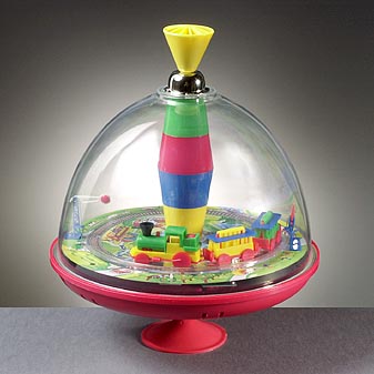 Fährt im Kreis, typisches Dampflok-Geräusch ist zu hören.