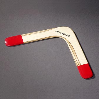 Boomerang Mit genügend Übung kehren sie am Ende des Fluges zum Werfer zurück.