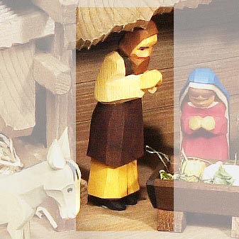  Von Hand geschnitzt.