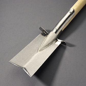 Umpflanzspaten mit Tritt - Original Gartengerät von Sneeboer Zum besonders präzisen Arbeiten in bestehenden Beeten geeignet.