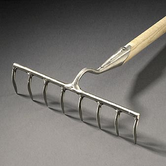 Rechen  bzw. Harke - Original Gartengerät von Sneeboer Zur Auflockerung des Bodens und zur Beseitigung von Unkraut etc.