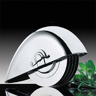  Schneidet Kräuter mit wenigen Handbewegungen und sauber klein.