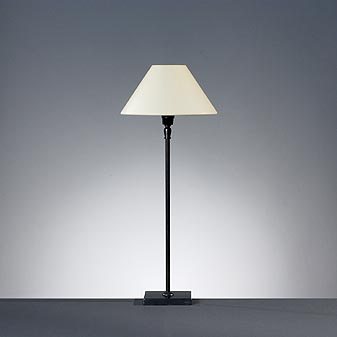 Cremeweiße Metall- Schirm-Tischlampe Cremeweißer Schirm. Auch in anderer Farbe erhältlich.