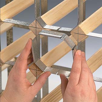 Zur Verbindung von 12er oder 30er Regal-Bausätzen.