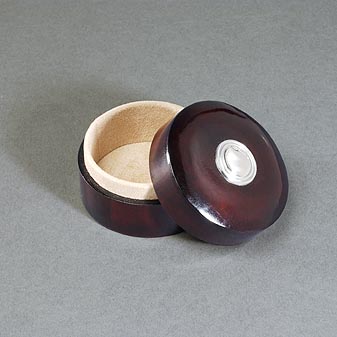  Für Manschettenknöpfe, Ohrringe oder andere Kleinigkeiten.