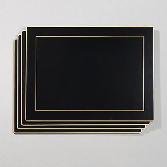  Dazu gibt es einen passenden Papierkorb und ein Tablett.