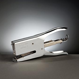 Heftzange Rapid Classic Weltweit meistverkaufte Heftzange. Heftet 50 Blatt völlig problemlos.