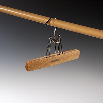 Luxus-Hosenhalter mit Filzauflage zur Schonung der Hosen.