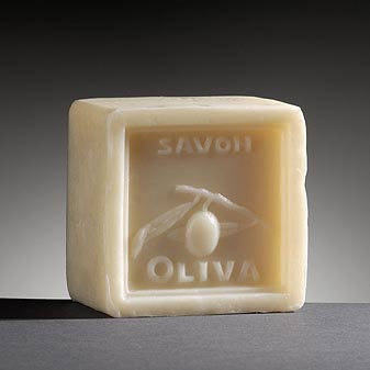 Olivenöl-Seife mit 80% Olivenöl-Anteil Sehr hautfreundlich. Rückfettend. Neutraler pH-Wert.