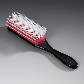  Antistatische Gummibett sorgt für Haftung und Kontrolle beim Fönen.