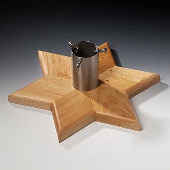 Christbaum-Ständer aus geöltem Erlenholz. Fuß aus geöltem Erlenholz. Rohr aus massivem Edelstahl.