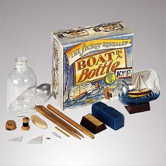 Wie kommt das Schiff in die Flasche? Ausprobieren!