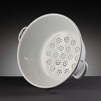 Emaille-Gemüsesieb Ein Durchschlag zum Waschen und Abtropfen von Salat, Gemüse, Pasta ...