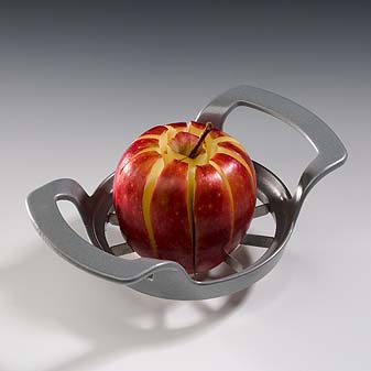 Apfelzerteiler 10 gleiche Stücke und Entfernung des Kerngehäuses in einem Schritt.