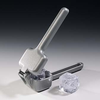 Eiswürfelzerkleinerer Für den kleinen Bedarf an crushed ice in Haushaltsmengen.