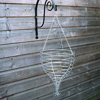 Hängekorb für Pflanzen Passend zum Shaker Wandhaken: Hanging Basket aus verzinktem Stahl.
