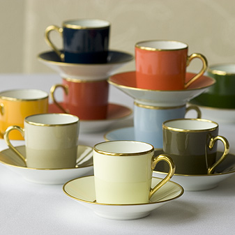  Mokkatassen sind Sammlerstücke.