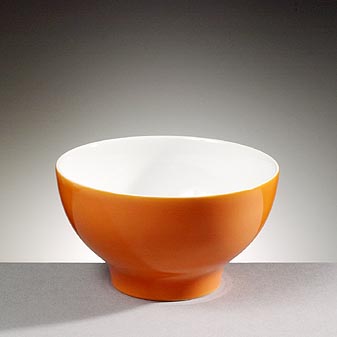 Dekorbrand bei 1100°C, dadurch besonders haltbare Farbglasur.