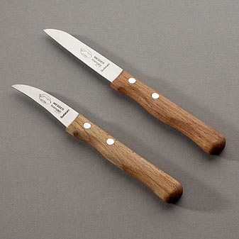 Oma''s Küchenmesser Mit Küchenmessern aus Gußstahl. Für scharfen Schnitt.