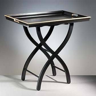  Dieses klappbare Gestell macht aus einem Tablett einen Beistelltisch.