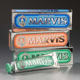 Zahnpasta von Marvis in drei Geschmacksrichtungen: Classic Strong Mint,  Aquatic Mint 