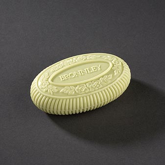 Bronnley Seife 100 g aus der berühmten Mandelölserie von Bronnley. Bronnley: