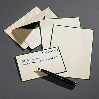 Briefpapier creme/grün original von Crown Mill Jeweils 25 Karten oder Briefbögen zusammen mit Umschlägen.